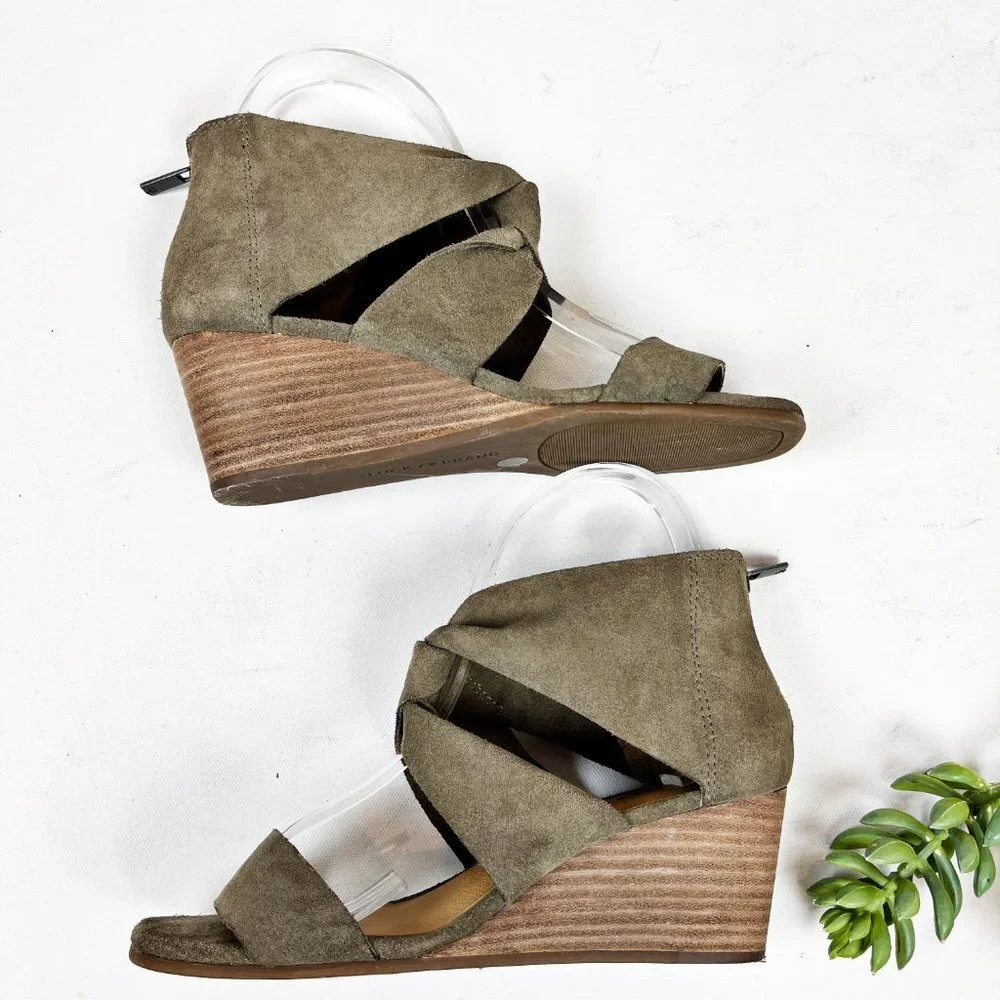 2/$20 Lucky Brand Tammanee Suede Taupe Ankle Sandal Wedges 7M